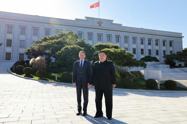 '확전'에도 안 보이는 북한군…최고지도자는 연말 성과에 집중