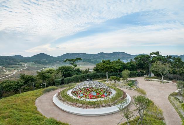 신안에 등장한 세계적 작가의 신작…엘리아슨 '숨결의 지구'