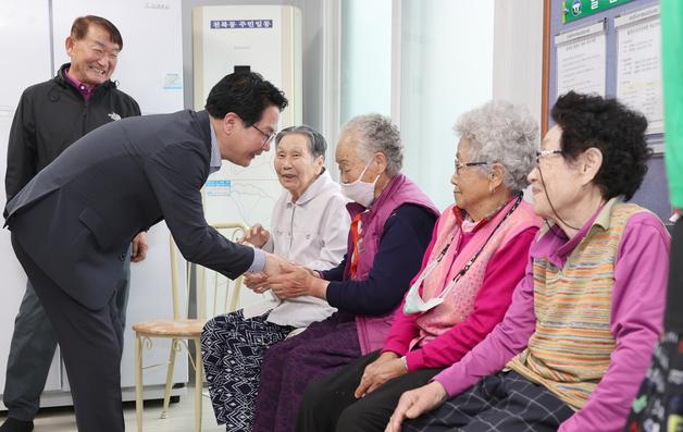 고창군, 경로당 양곡 지원 대폭 확대…경로당별 최대 9포까지 지원