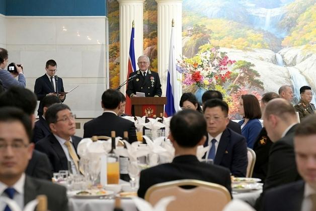 주북 러대사관, 신조약 비준 기념 연회…"원수에게 불안과 공포를"