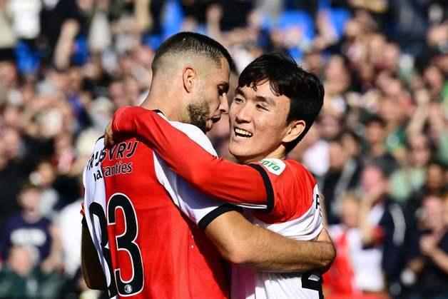 '황인범 75분' 페예노르트, 프라하 4-2 제압…UCL 18위 도약(종합)