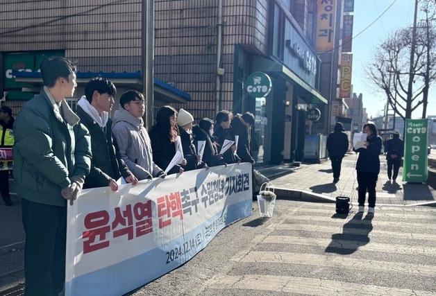 尹탄핵안 2차 표결 앞두고…경기 곳곳서 "즉각 퇴진하라" 목소리