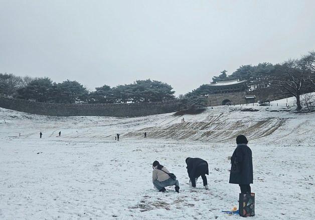 [오늘의 날씨] 충북·세종(21일, 토)…눈 최대 8㎝, 미세먼지 나쁨