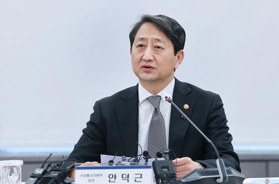 산업장관 "외국인 투자 친화적 환경 조성…韓 경제 안정적 운영"