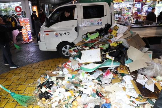 "일만 하다 떠난 형, 허망해"…목동깨비시장 돌진, 과일가게 유족 분통