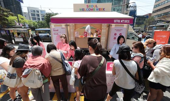 선선해진 날씨, 관광객 어디로 몰릴까?…'이곳' 방문 급증했다