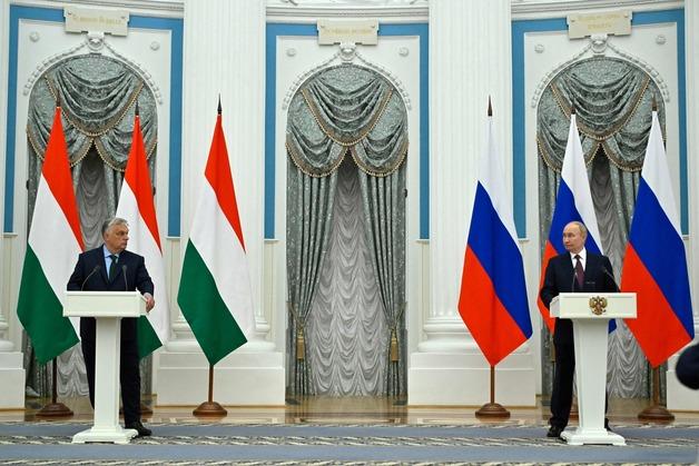 헝가리 오르반 총리 "푸틴에게 휴전 가능성 제안…낙관적이지 않아"