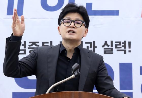 한동훈, 문 닫은 침례병원서 "민주당 못하지만 우리는 다시 세울 것"