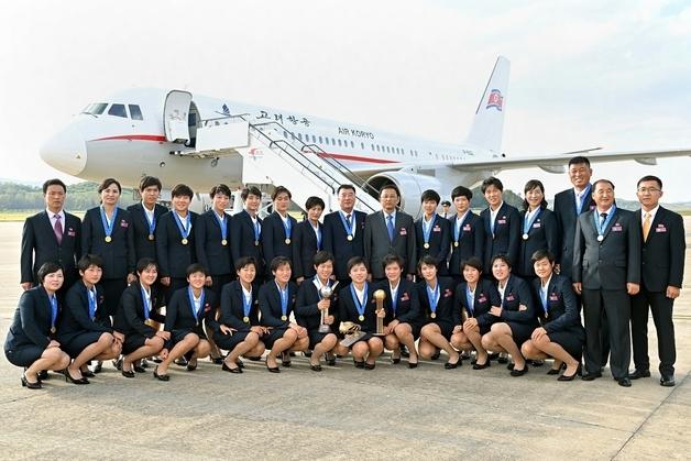 'U-20 월드컵 우승' 여자축구팀 귀국…낟알털기 본격 추진[데일리 북한]