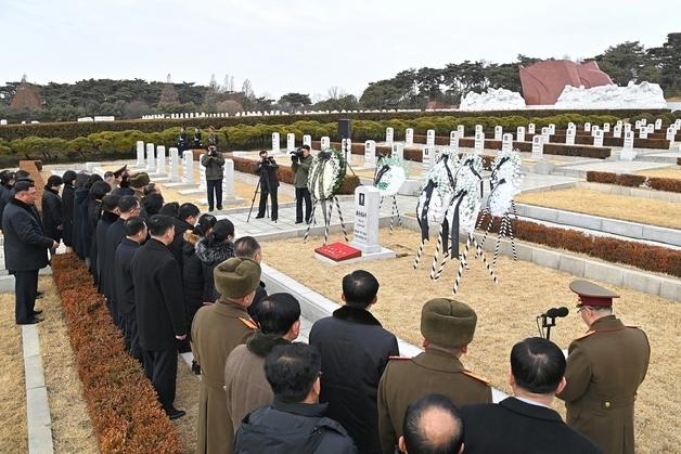 北 모란봉악단 부단장 황진영 사망…신미리 애국열사릉 안장