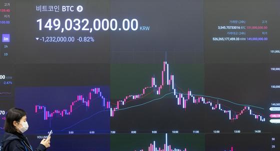 "코인으로 돈 몰린다"…거래소 예치금 1년 새 5조→10조