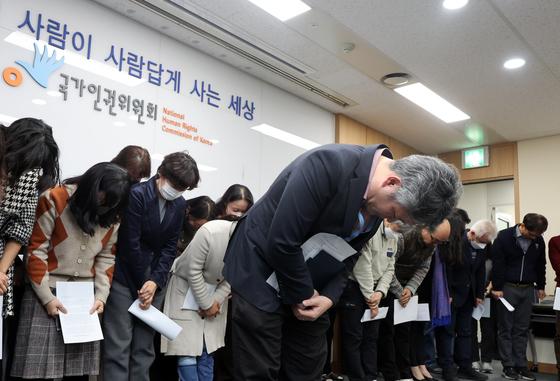 인권위 직원들 "계엄 옹호 의결"…'尹방어권 보장' 반발