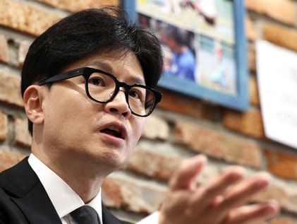 '김여사 읽씹' 정면 반박한 한동훈…'尹 전대 개입 vs 韓 배신' 진실 공방