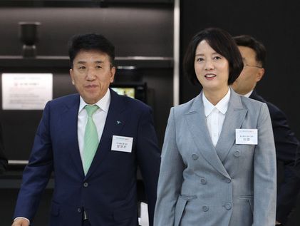 민간 벤처모펀드 출범식 참석하는 함영주·이영