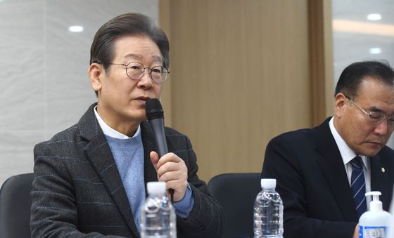 이재명 대표, 간병비 급여화 정책 간담회