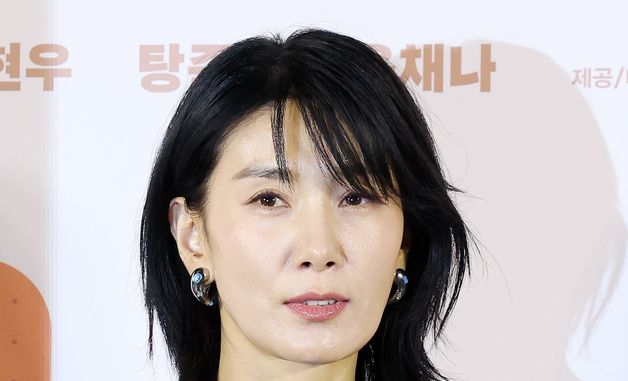 김서형, 빠져드는 눈빛