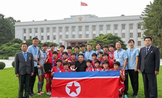 北 김정은, "여자월드컵 우승은 온 나라의 경사"