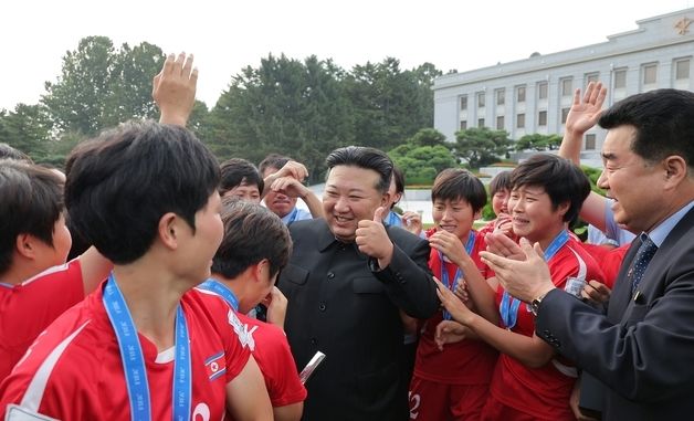 北, U-20 여자월드컵 우승…"더 많은 금메달로 애국해야"