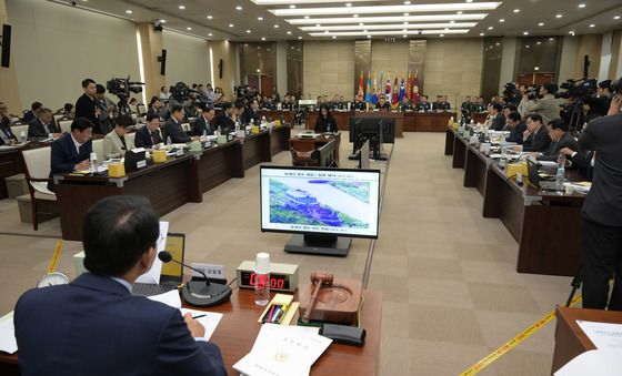 [국감]김명수 합참의장, 남북 단절 조치 사진 공개