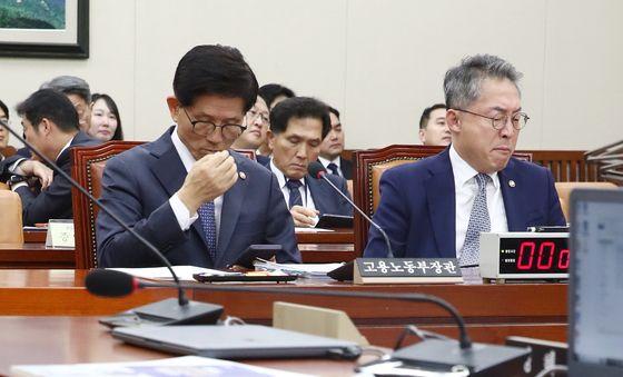 [국감]김문수 '퇴장 조치 받았지만'