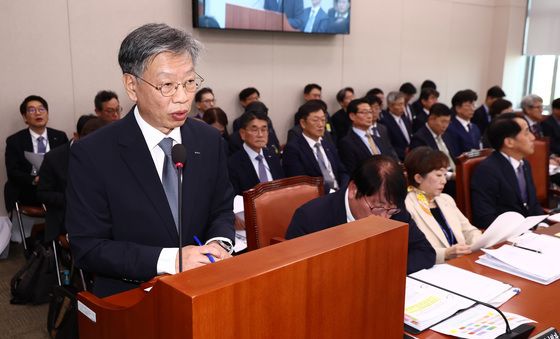 [국감]업무보고 하는 유정열 KOTRA 사장