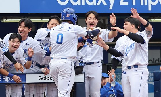 삼성 더그아웃은 축제 분위기