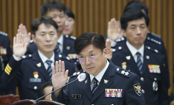 [국감] 증인 선서하는 김호승 경기북부경찰청장