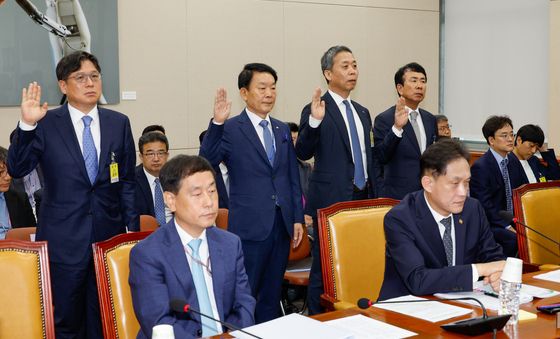 [국감]선서하는 김진구 유진ENT 대표이사