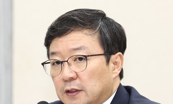 [국감]이재명 대표 헬기 이송 관련 답변하는 김영태 병원장