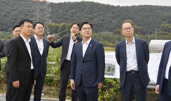 삼성전자 국가산단 부지 방문한 김범석 기재부 차관