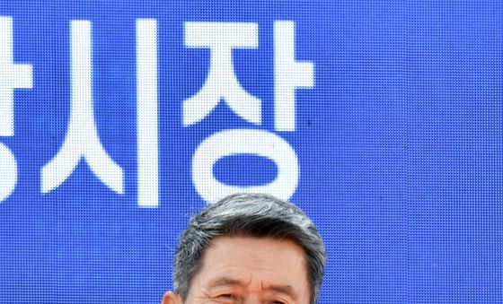 이강덕 시장 '세계 최고의 기업이 되십시요'