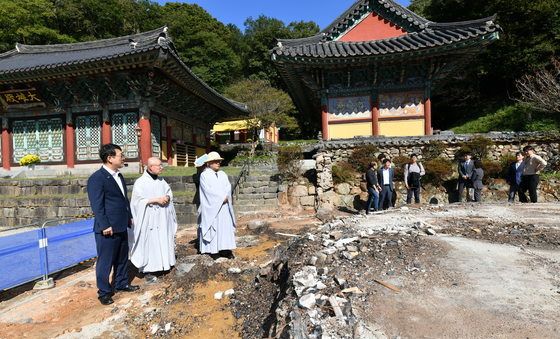 화재 피해 입은 '광주 증심사' 방문한 최응천 국가유산청장