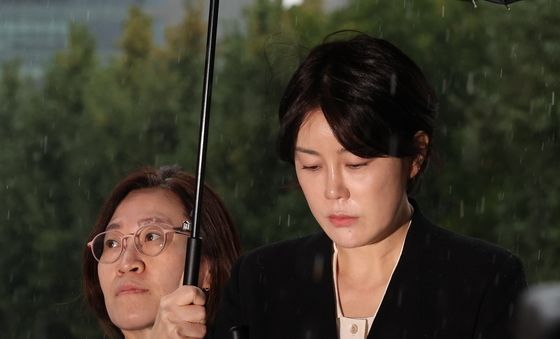 '음주운전 혐의' 문다혜, 경찰 출석 "죄송합니다"