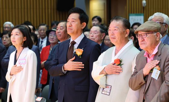 국민의례하는 오세훈 시장