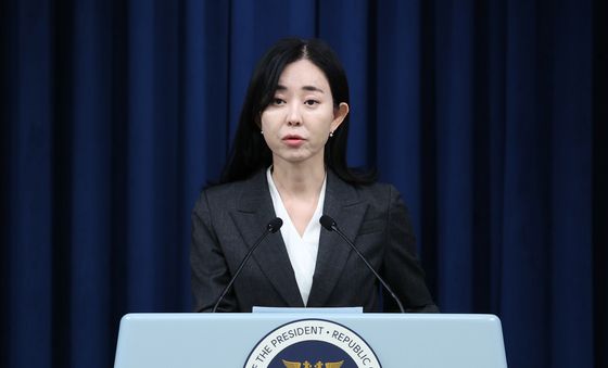 대통령실 브리핑하는 정혜전 대변인