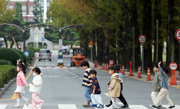 북구청 어린이집, 안전하게 건너요