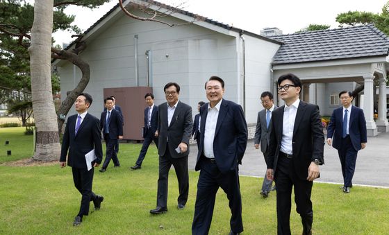 한동훈 대표와 함께 걷는 윤석열 대통령