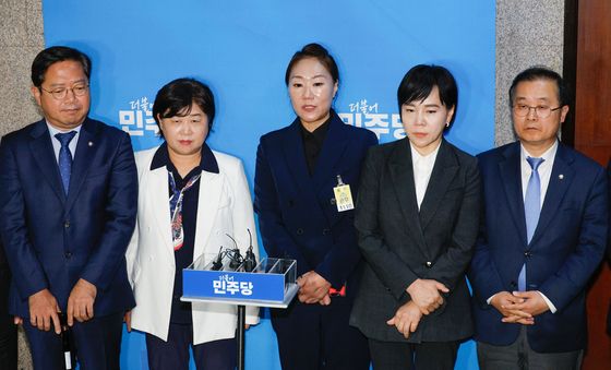 법사위 국감 출석한 강혜경 씨 '운영위 국감도 출석 예정'