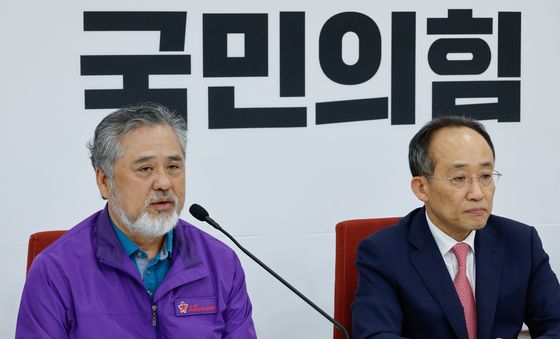 인사말하는 이정민 위원장