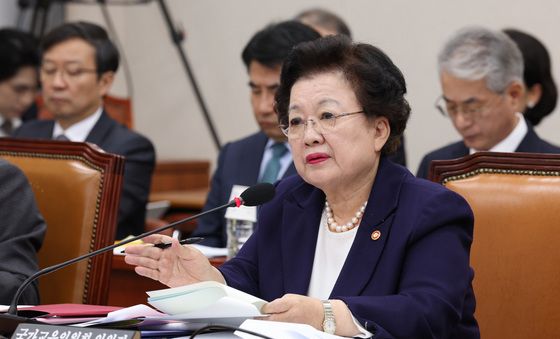 [국감]국교위 짬짜미 의혹 답변하는 이배용