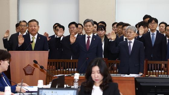 [국감]종합 국정감사 증인 선서하는 피감기관들