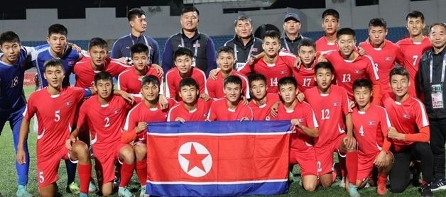 선전하는 북한 남자축구…AFC 'U-20' 참가자격 획득