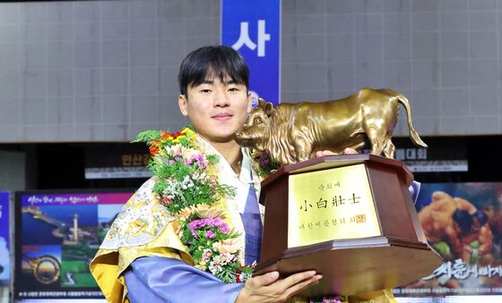 영월군청 전성근, 안산김홍도씨름대회서 소백장사에 등극