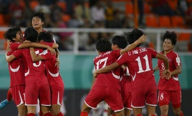 선전하는 北 여자축구…FIFA U-17 준결승 진출