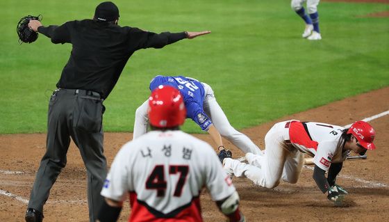 박찬호 '빠른발로 만든 동점'