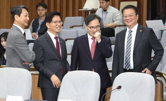 당정협의회 참석한 국무위원들