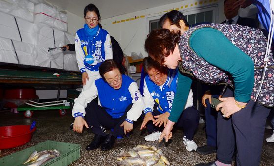 굴비 살펴보는 이재명 당대표