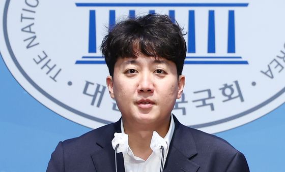 '민간임대주택법 개정안' 발의 기자회견 하는 이준석 의원