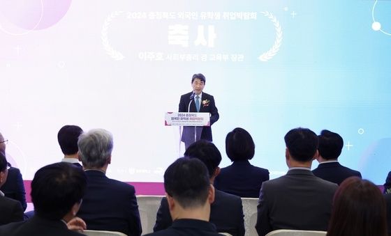 축사하는 이주호 부총리