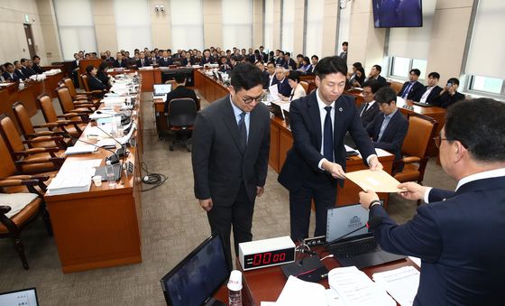 [국감]행안위, 출석회피한 '21그램' 대표 2인 동행명령장 발부